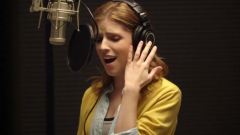 Anna Kendrick Goes K-Pop With F(x)