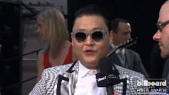 Psy Backstage At The Billboard Music Awards 2013