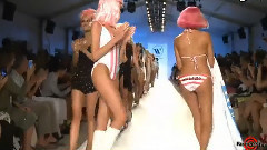 2013迈阿密泳装秀WildFox Swim - Mercedes-Benz Fashion Week Swim