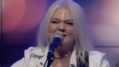 Elle King - Ex's & Oh's(LIVE with Kelly and Michael)