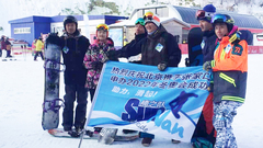 孙楠组建音乐圈滑雪队 携女儿助威冬奥会