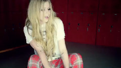 Avril Lavigne - Here's To Never Growing Up