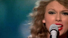 Taylor Swift - Fearless (Fearless Tour 2010)现场版