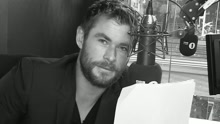 Chris Hemsworth Read Rihanna's Workl Lyrics