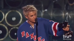 Justin Bieber Wins Male Artist Of Year