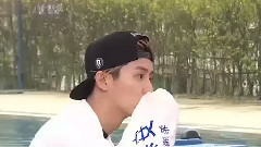 鹿晗蒙对赶趟 邓超与陈意涵无奈落水