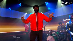 Gregory Porter - Performs Holding On