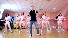 <加油!美少女> 片段:BIGBANG胜利陪美少女学员们一起练习舞蹈