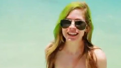 Avril Lavigne - Avril In The Bahamas