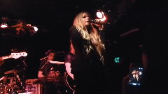 Avril Lavigne - Seventeen(2013 Hollywood Viper Room)