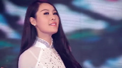 Mua Xuân Đầu Tien