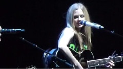 Avril Lavigne - Everybody Hurts