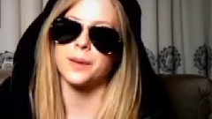 Avril Lavigne - Avril Lavigne基金会援助行动