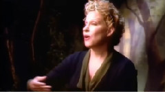 Bette Midler - From A Distance 在远方