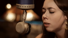 Sarah Jarosz - Build Me Up From Bones