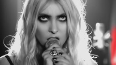 The Pretty Reckless - Take Me Down