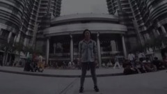 Lia Kim Dancing Infront Of Malaysia Twin Tower