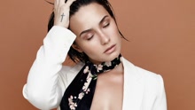 Demi Lovato - Demi Lovato 录音室 VS 现场