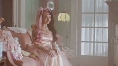 Melanie Martinez - Cry Baby 香水广告