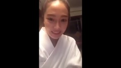 Jessica家里吃饭自拍