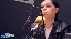 Jessie J sings 'Bang Bang' With Her Mouth Closed