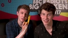 Shawn Mendes surprise phonebox call