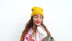 GLASSES LOOKBOOK Hailey Sani