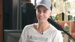 Justin Bieber的More FM采访:年少成名的代价