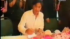 2001 儿童爱心大使签名会