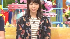 西野七瀬 ライオンのグータッチ