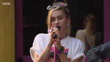 Miley Cyrus Live In Lounge 2017