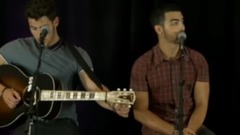 Jonas Brothers Live Acoustic Performance for Kiss 108 Boston