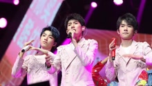 TFBOYS - 宠爱 演唱会现场