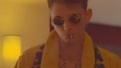 Machine Gun Kelly - Golden God