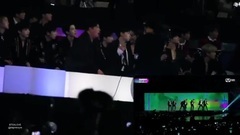 171201 MAMA IN 香港 EXO&suju台下观看 BTS MIC DROP 现场饭拍镜面版