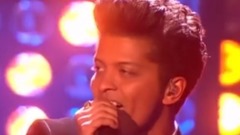 Bruno Mars - Just The Way You Are (Live)