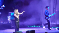 Avril Lavigne - What The Hell (Tour The Black Star)