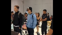 允浩 At Suvarnabhumi Airport