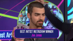 Wins Best Artist Instagram