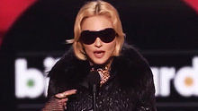 Madonna - 最佳巡演歌手 2013公告牌音乐大奖现场版