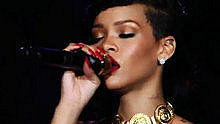Rihanna - Live 777 Tour In London