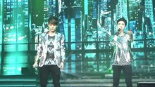 D.O,BaekHyun - What Is Love 演唱会 现场版