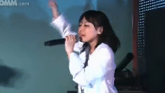 白いシャツ