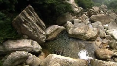流水潺潺