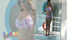 英超女神泳装秀豪乳 性感诠释完美身材