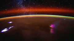 国际空间站俯瞰地球夜色