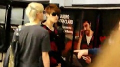 JYJ in Chile Airport