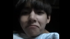 BTS Army IG更新:没穿上衣的金泰亨