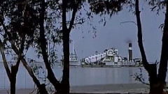江水滔滔腾激浪