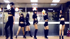 猫步轻悄